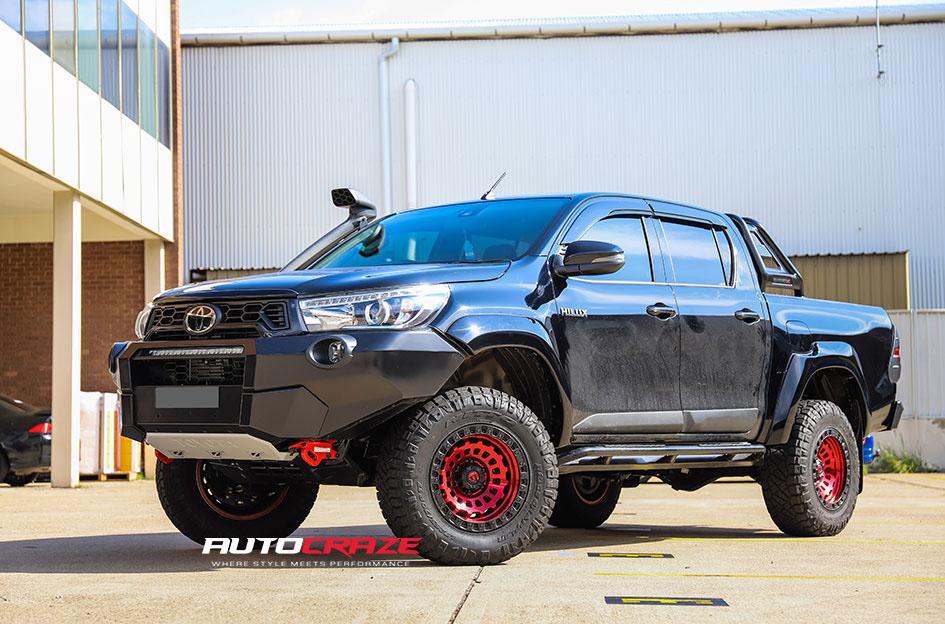 TOYOTA-HILUX-4WD-ZEPHYR-CANDY-RED-WITH-MATTE-BLACK-RING